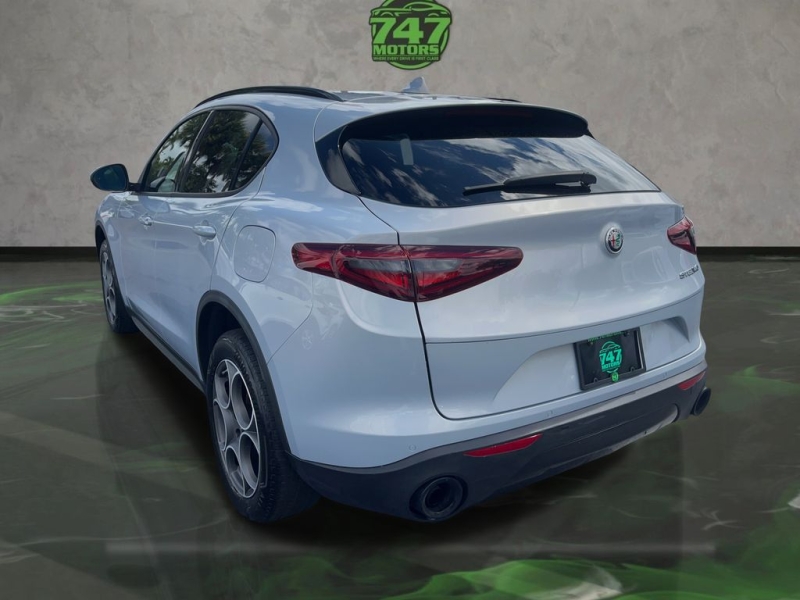 2022 Alfa Romeo Stelvio Sprint photo 3