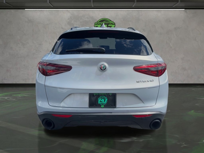 2022 Alfa Romeo Stelvio Sprint photo 4