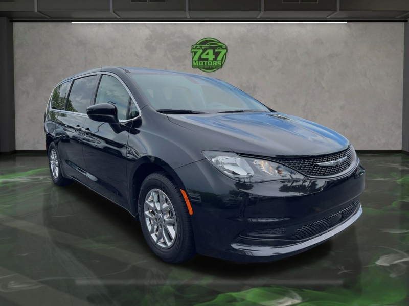 2022 Chrysler Voyager