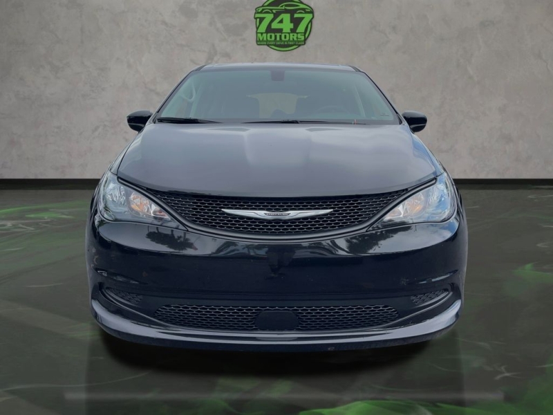 2022 Chrysler Voyager