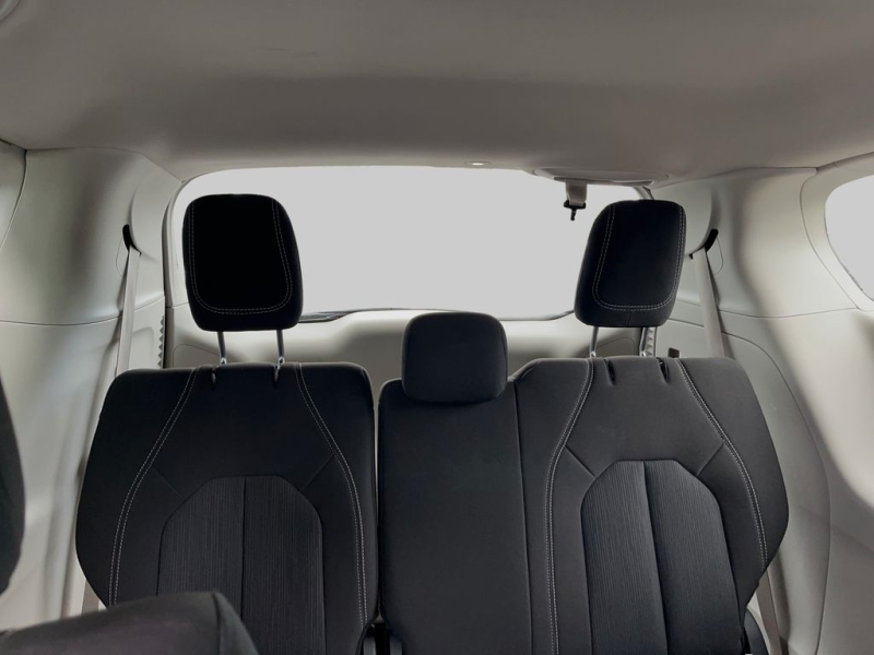 2022 Chrysler Voyager