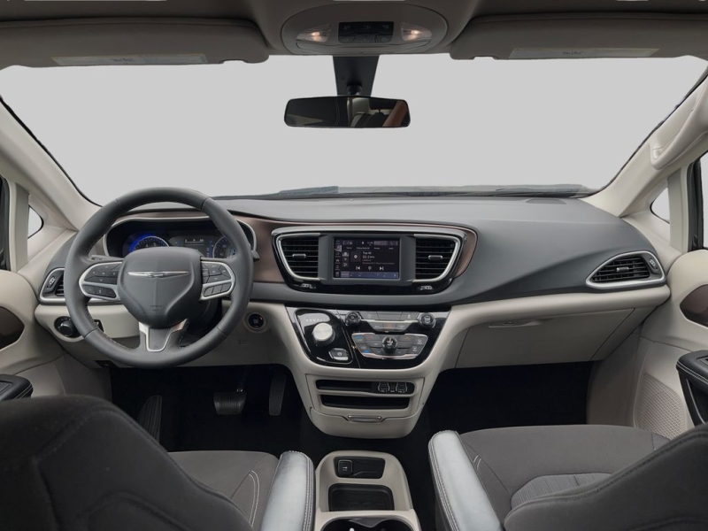 2022 Chrysler Voyager