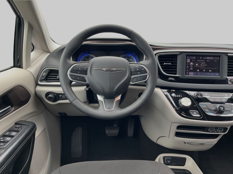 2022 Chrysler Voyager
