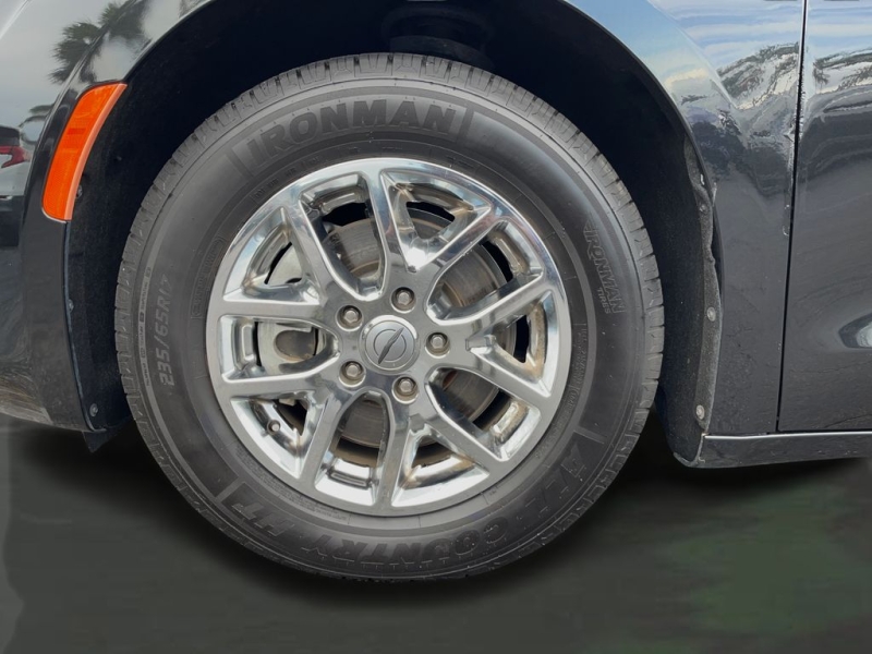 2022 Chrysler Voyager